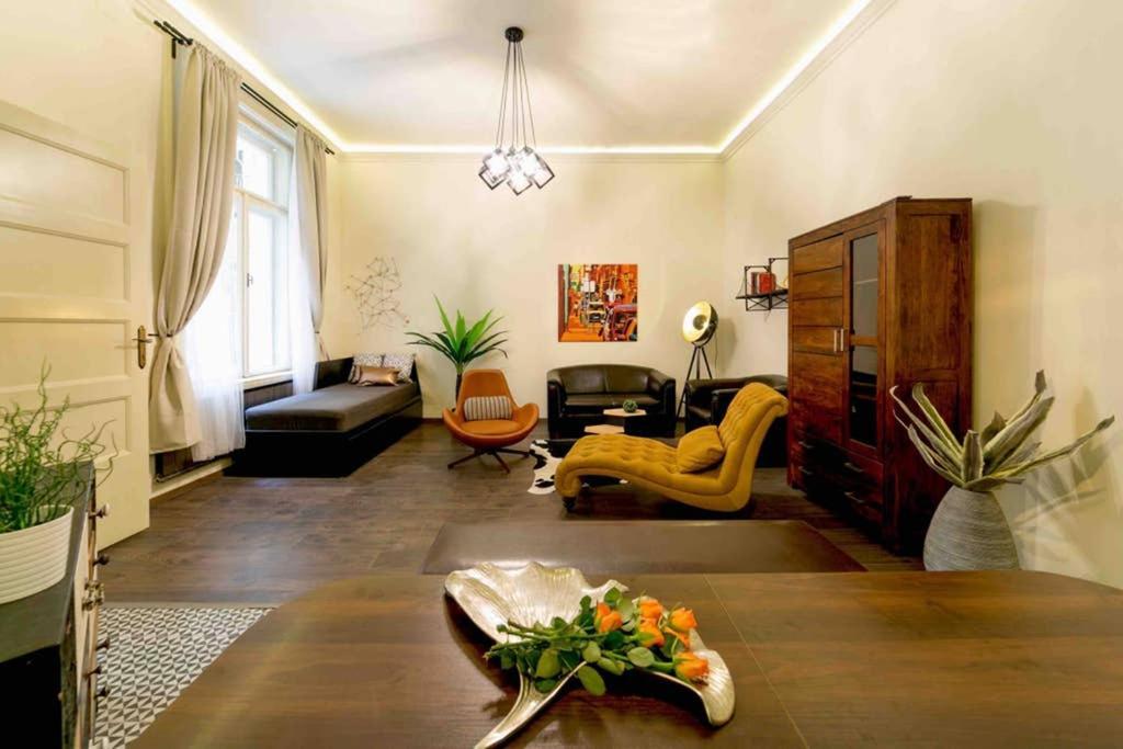 The Best Mondain Apartment Budapest Exterior photo